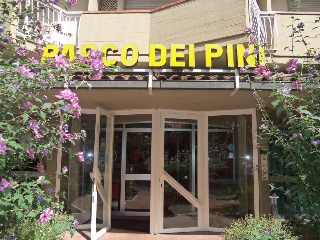 Hotel Parco Dei Pini - 100Mt Dal Mare Follonica Ngoại thất bức ảnh