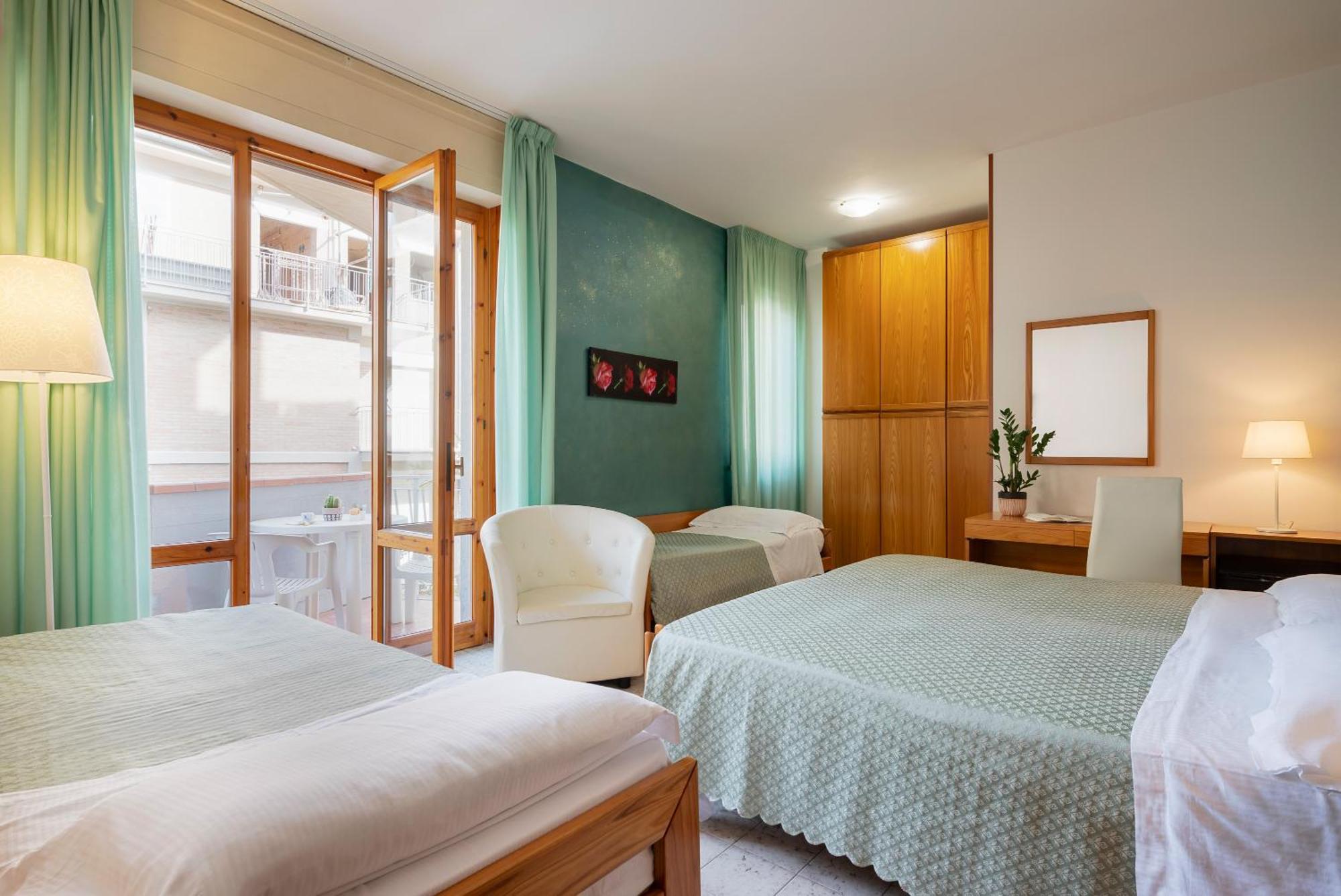 Hotel Parco Dei Pini - 100Mt Dal Mare Follonica Ngoại thất bức ảnh