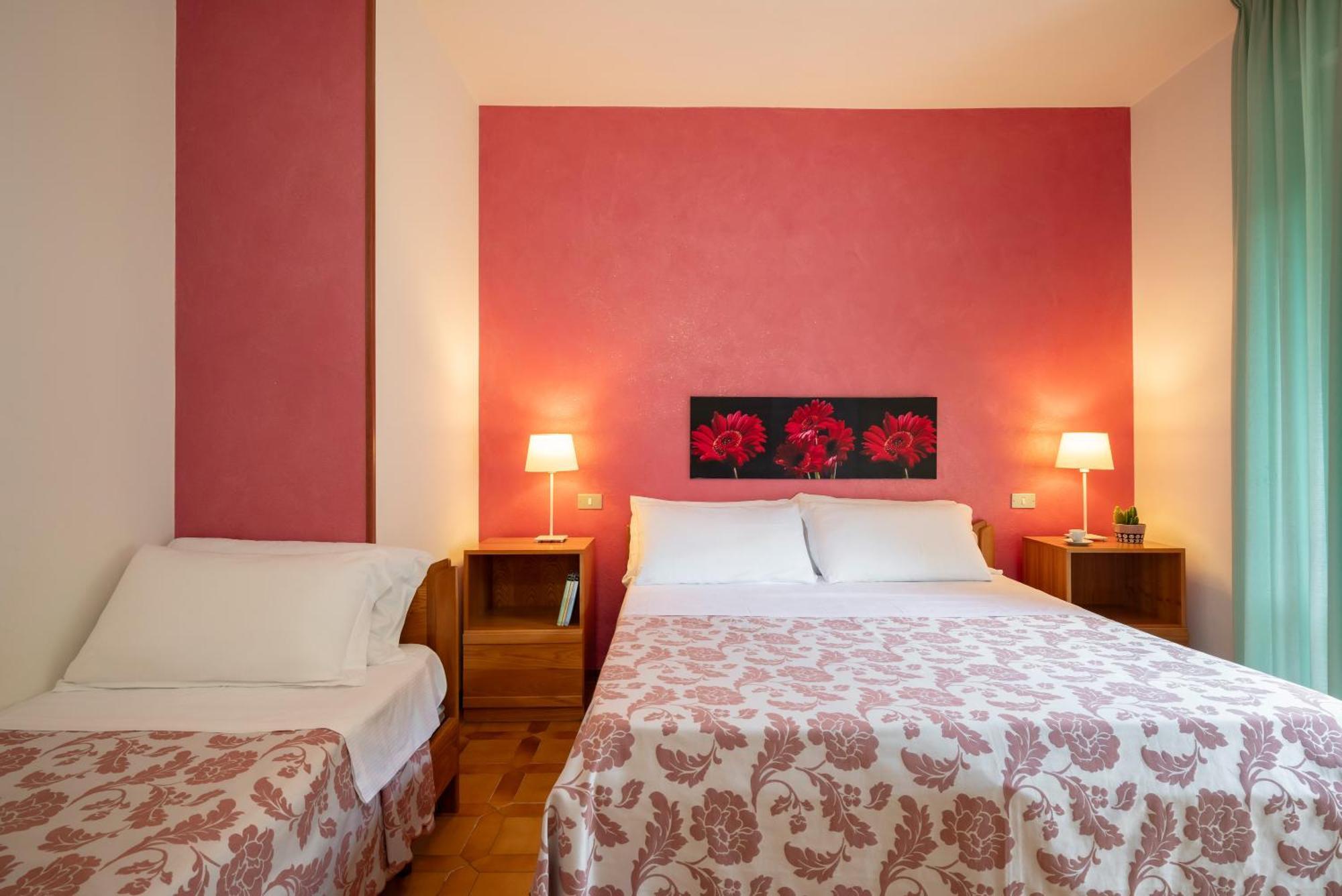 Hotel Parco Dei Pini - 100Mt Dal Mare Follonica Ngoại thất bức ảnh