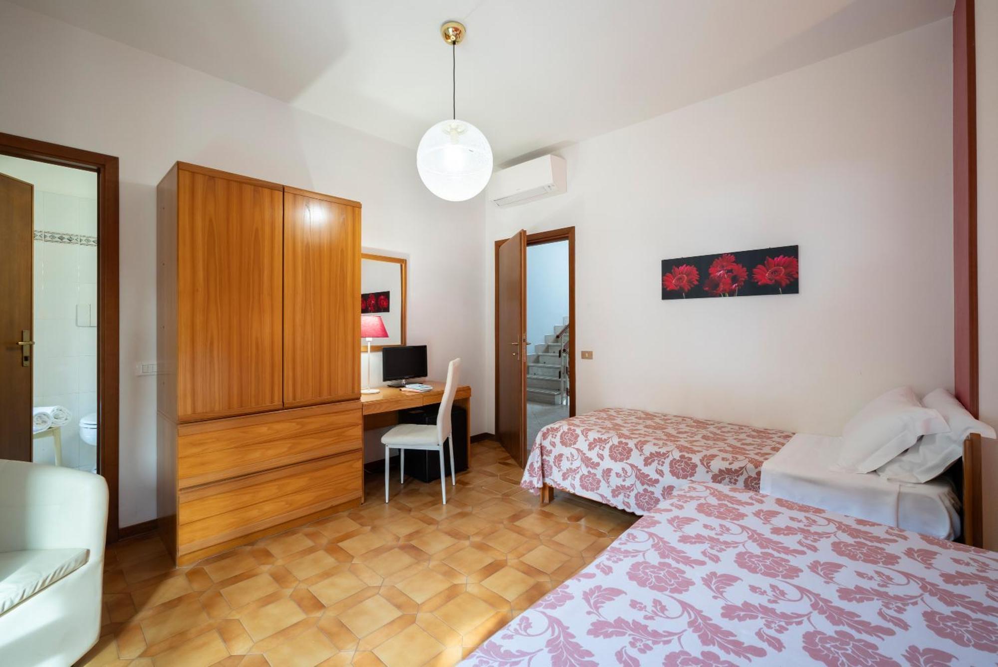 Hotel Parco Dei Pini - 100Mt Dal Mare Follonica Ngoại thất bức ảnh