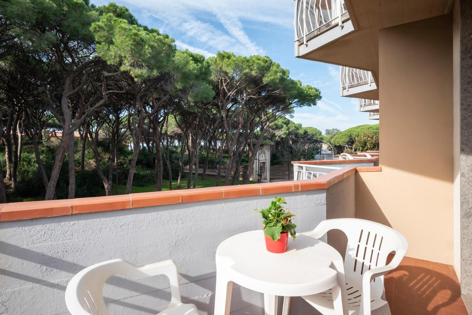 Hotel Parco Dei Pini - 100Mt Dal Mare Follonica Ngoại thất bức ảnh