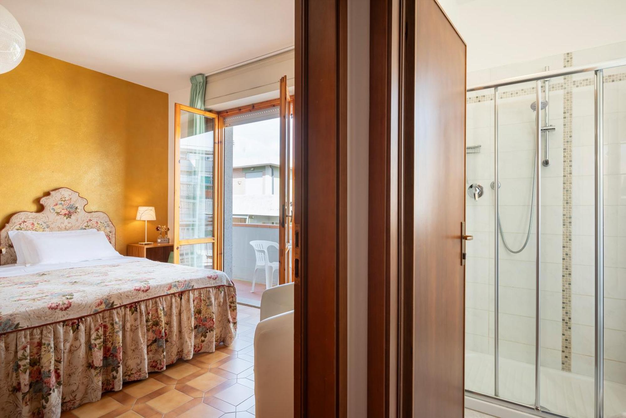 Hotel Parco Dei Pini - 100Mt Dal Mare Follonica Ngoại thất bức ảnh
