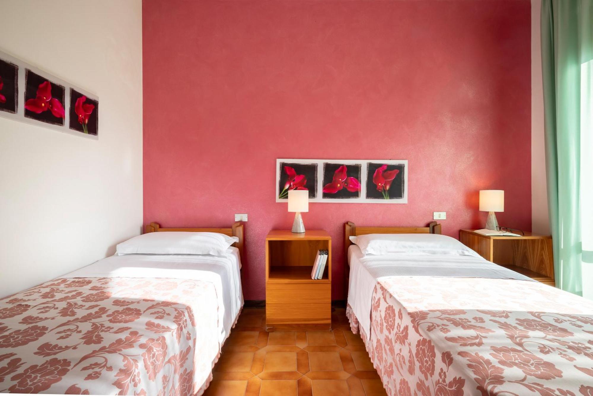 Hotel Parco Dei Pini - 100Mt Dal Mare Follonica Ngoại thất bức ảnh