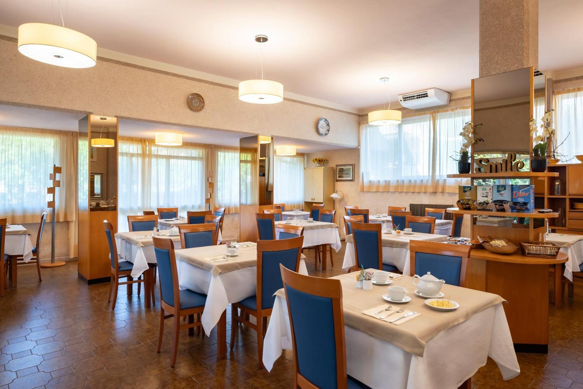 Hotel Parco Dei Pini - 100Mt Dal Mare Follonica Ngoại thất bức ảnh