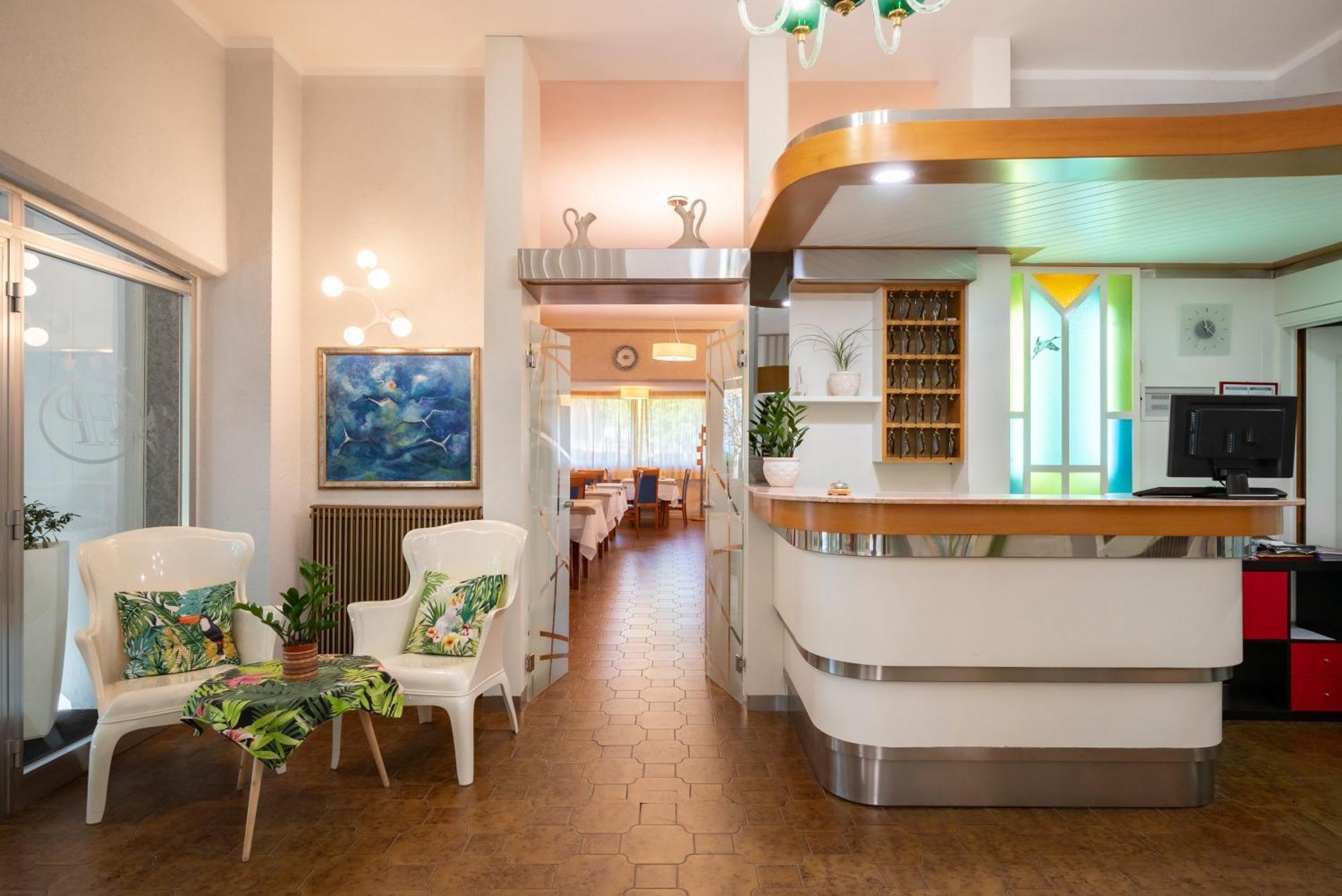 Hotel Parco Dei Pini - 100Mt Dal Mare Follonica Ngoại thất bức ảnh