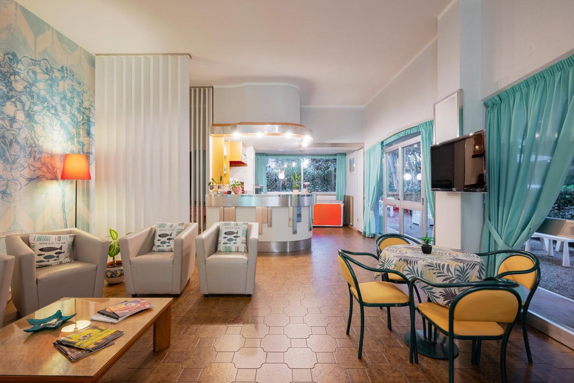 Hotel Parco Dei Pini - 100Mt Dal Mare Follonica Ngoại thất bức ảnh